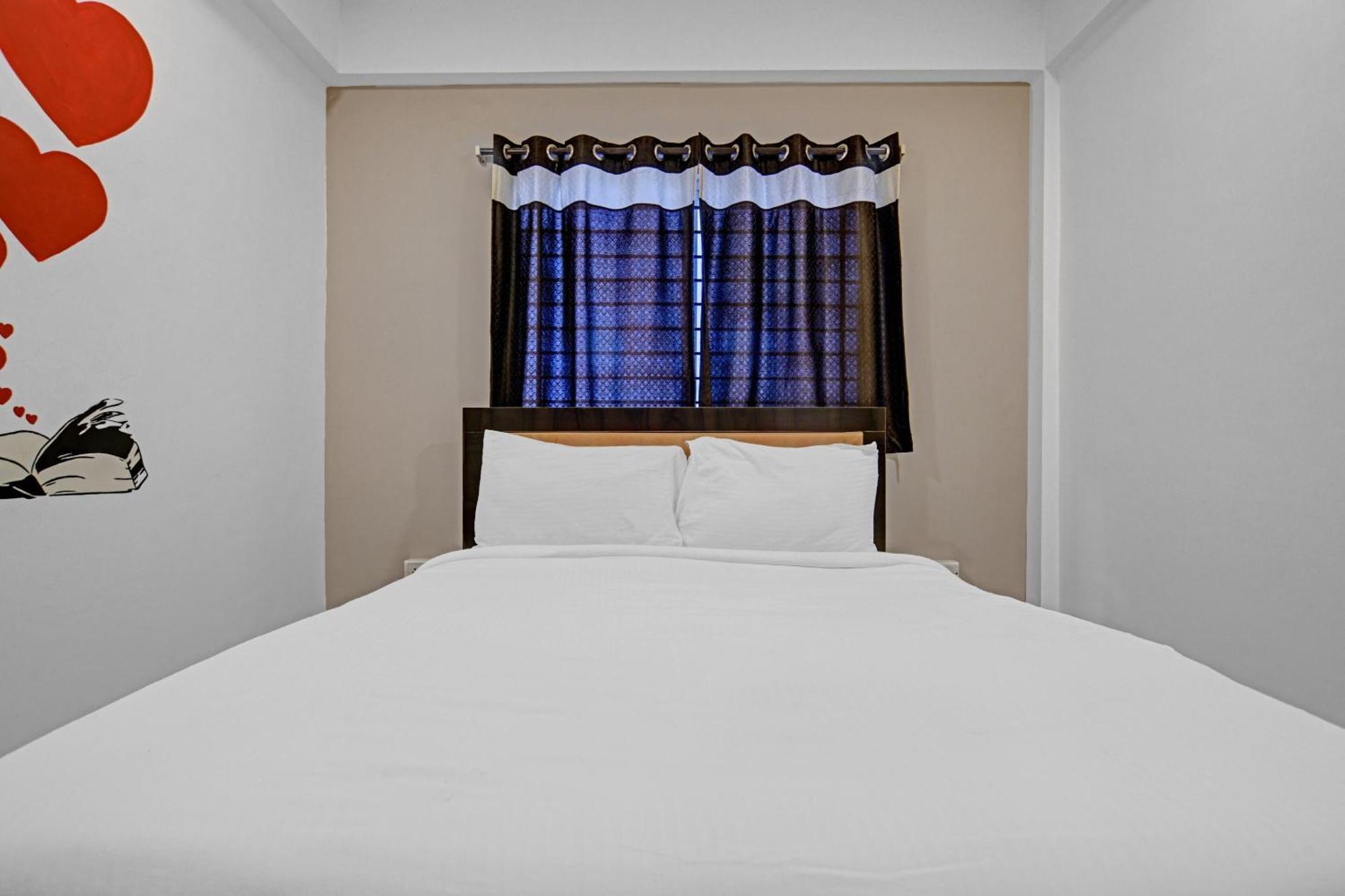 Collection O The Eternity Near Lig Sqaure Hotel Indore Exterior photo
