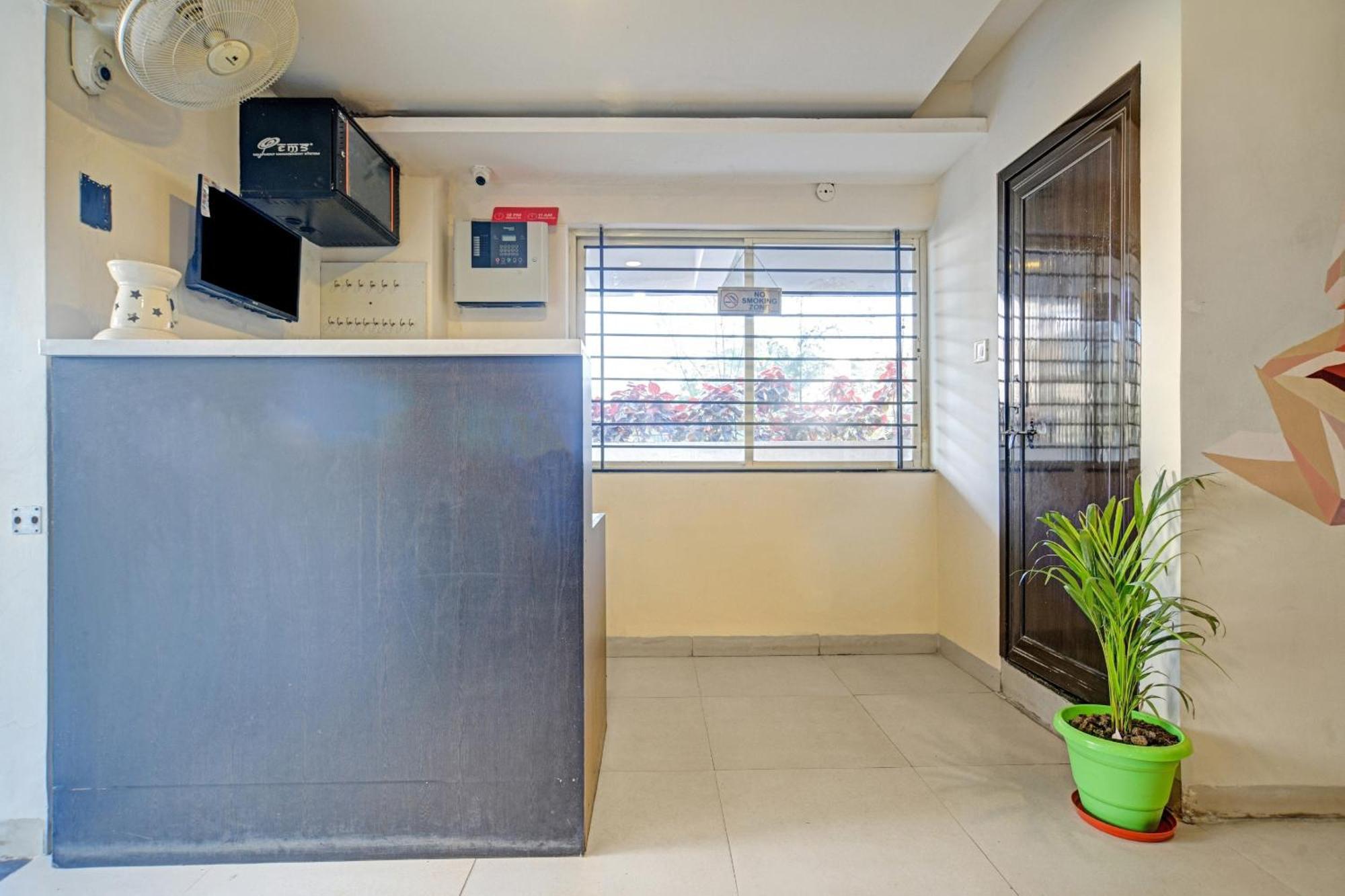 Collection O The Eternity Near Lig Sqaure Hotel Indore Exterior photo